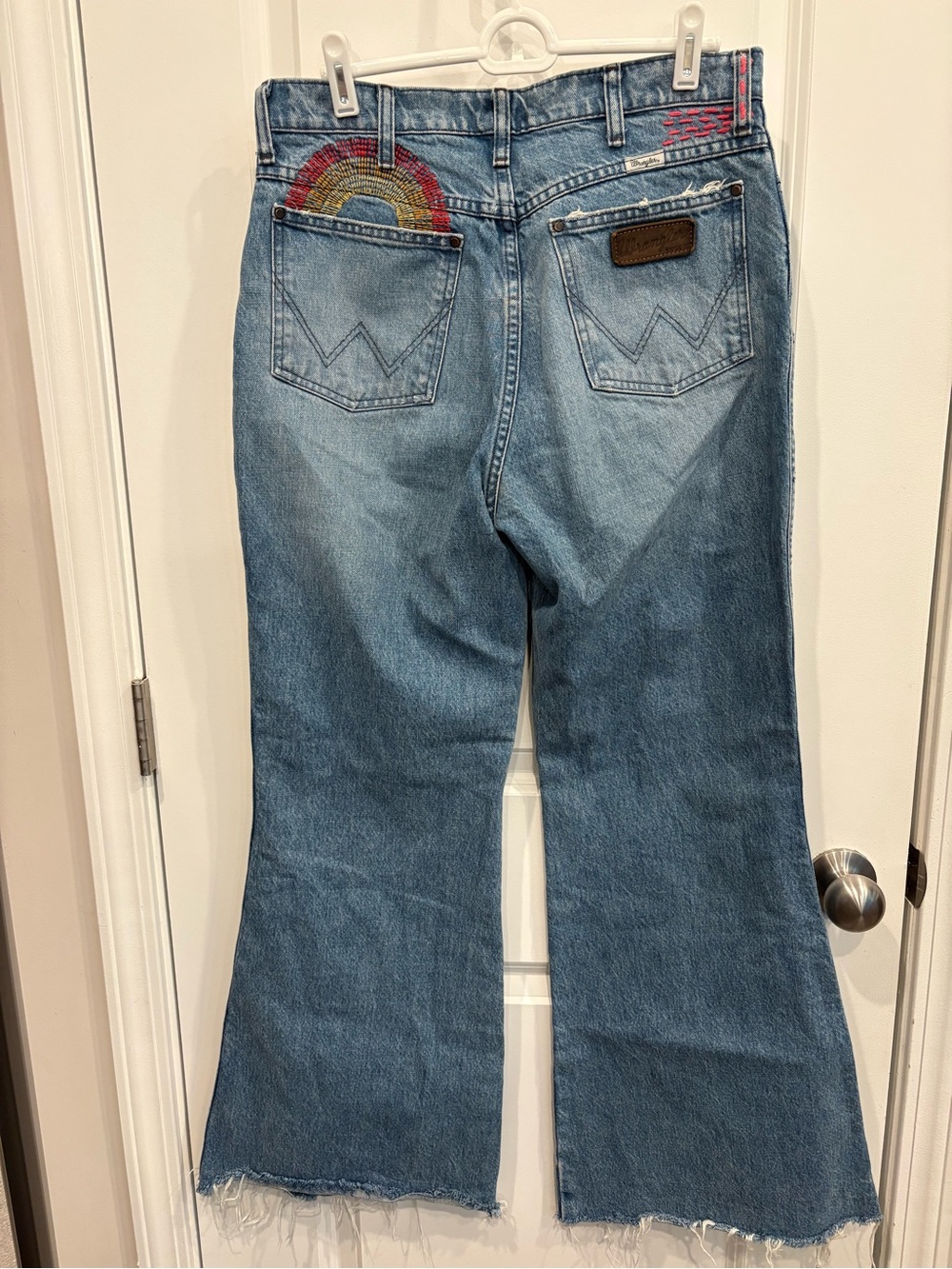 RARE Wrangler Fly High Limited Ed. White Oak Cone High Rise Flare Embroidered